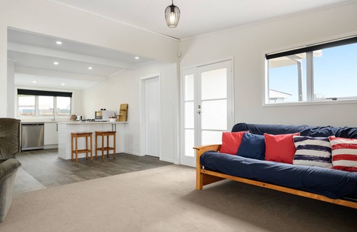 Mangakino Maison | LAKE VIEW RETREAT - Relax, Unwind, & Make Memories
