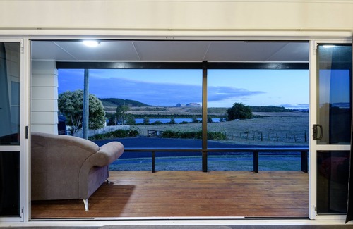Mangakino Maison | LAKE VIEW RETREAT - Relax, Unwind, & Make Memories