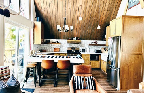 Cedar Glen Cabine | Escapade romantique et relaxante dans un chalet avec vue sur le lac