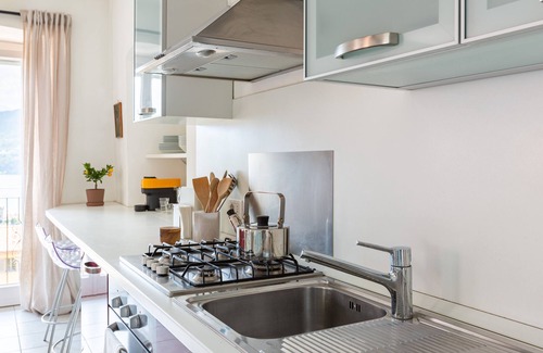 Azzano Appartement | Lake View Terrace Apartment