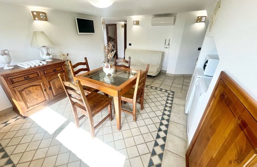 Montefiascone Villa | LAKE VIEWS BOLSENA-EXCLUSIVE VILLA/POOL/JACUZZI/SLEEPS 24/CHILDRENS PLAYGROUND