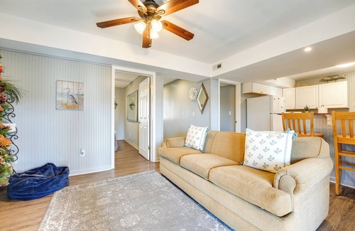 Cape Fair Appartement | Lake Views & Community Perks: Cape Fair Apartment!