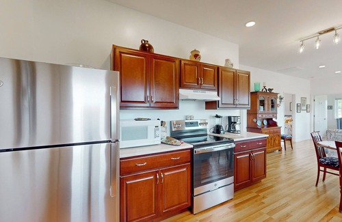 Hammondsport Maison | Lake & Vineyard View