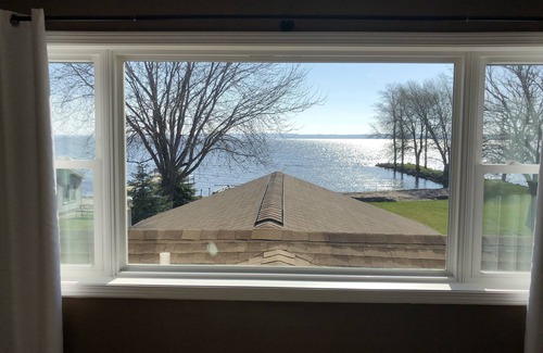 Van Dyne Maison | EAA Waterfront avec bain à remous - 16 km de l'EAA