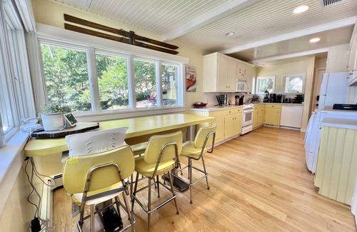 Laconia Maison | Lake Winni- Amazing waterfront oasis- beach, dock and more!