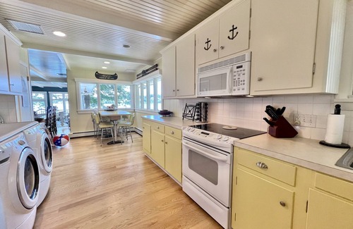 Laconia Maison | Lake Winni- Amazing waterfront oasis- beach, dock and more!