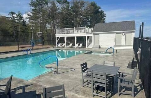 Weirs Beach Appartement | Lake Winni Studio Condo Full Kitchen - Weirs Beach