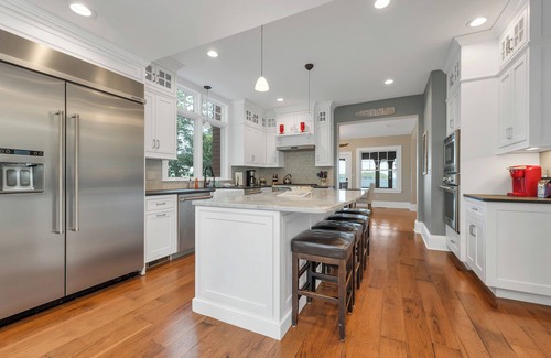 West Alton Maison | Lake Winnipesauke sleeps 9 with stunning sunset views