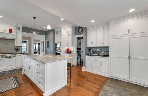 West Alton Maison | Lake Winnipesauke sleeps 9 with stunning sunset views