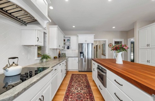 Gilford Maison | Winnipesaukee Waterfront Home Sleeping 12