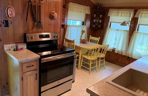 Wolfeboro Maison | Lake Winnipesaukee Vintage Vacation Home – Your Ideal Lakefront Retreat