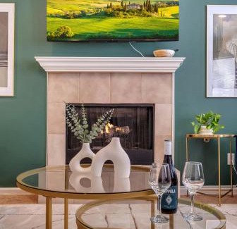 Tallahassee Maison | Lakefront 3BD - Ping Pong, Movie Nights - Near FSU