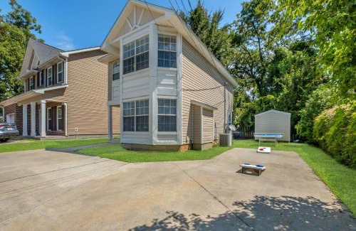 Tallahassee Maison | Lakefront 3BD - Ping Pong, Movie Nights - Near FSU