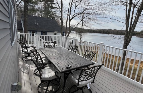 Gilmanton Maison | Lakefront 4 Bedroom 2 Bathroom Retreat with Beach and Dock