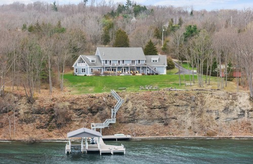 Valois Maison | Lakefront 6BR Retreat with Private Dock, Huge Deck & Epic Seneca Views