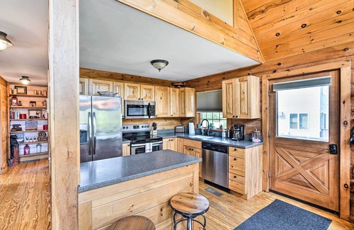 Athens Cabine | Lakefront Athens Getaway w/Game Room & Deck!