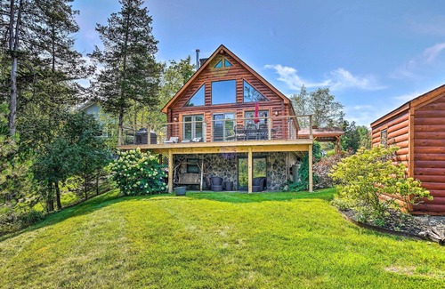 Athens Cabine | Lakefront Athens Getaway w/Game Room & Deck!