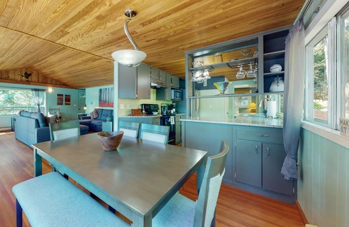 Grapeview Maison | Lakefront beauty with private dock, kayak, pedal boat & fantastic water view