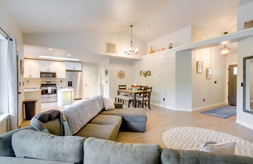 West Hills Maison | Lakefront Bremerton Vacation Rental w/ Hot Tub!