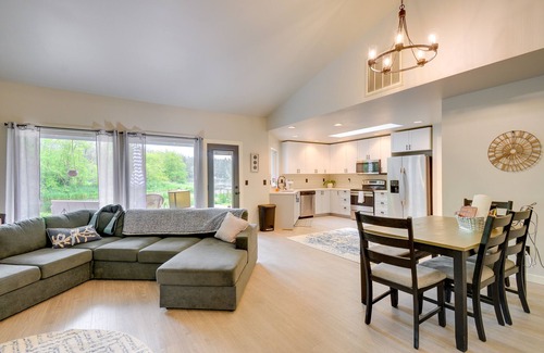 West Hills Maison | Lakefront Bremerton Vacation Rental w/ Hot Tub!