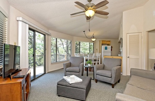 Lakeway Maison | Bungalow relaxant au bord de l’eau sur le lac Travis, piscine et bain à remous, à côté du port de plaisance (n ° 5)