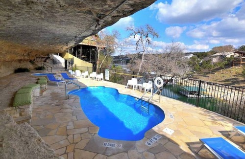 Lakeway Maison | Bluff Side Bungalow sur le lac Travis, piscine et bain à remous, à côté de la marina (# 9)