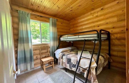 Unorganized Centre Parry Sound Cabine | Lakefront Cabin #1 - 4 Season - Sleeps 7