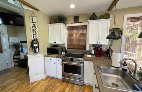 Eatonville Cabine | Lakefront Cabin in Eatonville, WA