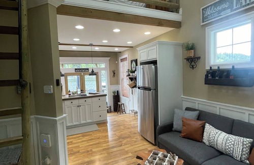 Eatonville Cabine | Lakefront Cabin in Eatonville, WA