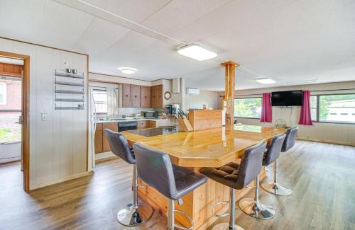 Jay Maison | Lakefront Cabin in Jay with Deck, Views and Boat Ramp!