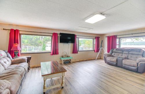 Jay Maison | Lakefront Cabin in Jay with Deck, Views and Boat Ramp!