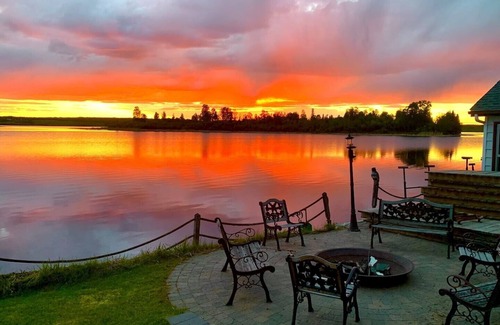Parkland County Cabine | Lakefront cabin on beautiful Lake Isle.