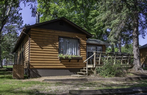 Watersmeet Cabine | Lakefront Cabin on Cisco Chain of Lakes