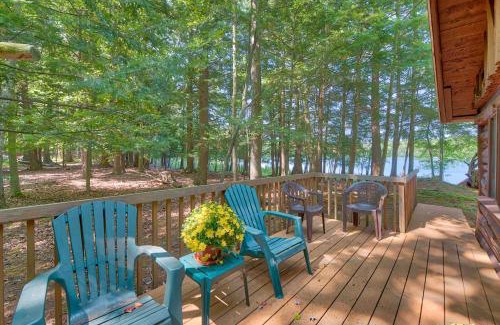 Levering Maison | Lakefront Cabin with Beach Access Levering Retreat