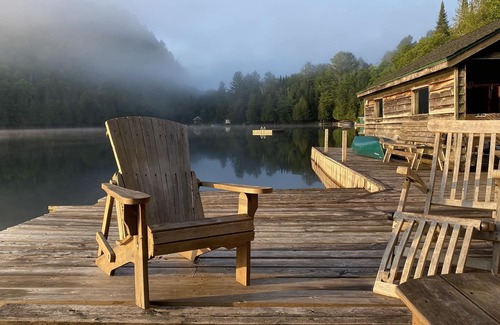 Barkmere Maison | Lakefront chalet, 3 bedrooms 2 bathrooms 30 minutes from Mont Tremblant