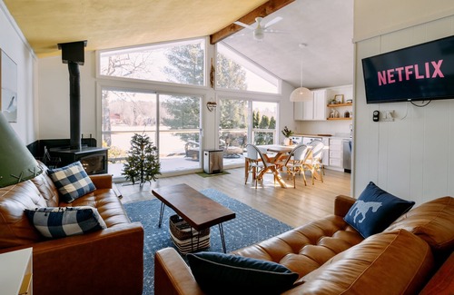 Barnstead Cabine | Lakefront Chalet/ Kayaks/ Family-friendly / Stunning Views