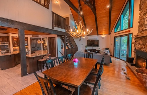 Lake Ariel Chalet De Ski | ☀️ Lakefront Chalet - Stunning Views, Private Dock and A+ Location! 2024 Updates!