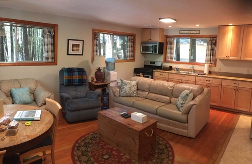 South New Berlin Cottage | Lakefront Cottage, près de Norwich, New York, famille de baseball, vacances