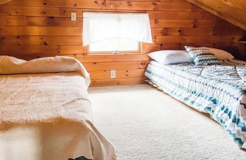 Amherst Maison | Lakefront Cottage