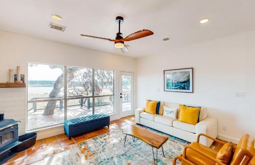 Lago Vista Maison | Lakefront Cottage