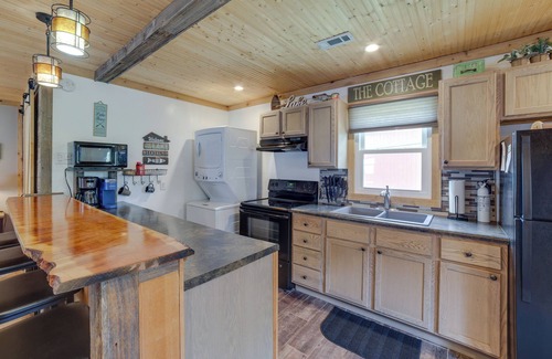 Monticello Cottage | NOUVEAU!«Cottage confortable» avec Dock & Patio by Indiana Beach