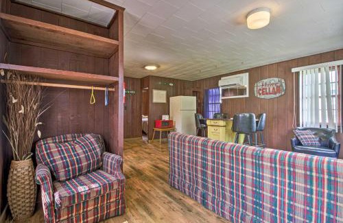 Dent Maison | Lakefront Dent Cabin - Boat Rentals and Docks!
