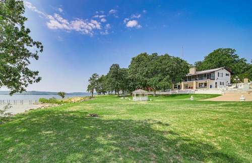 Hoyt Maison | Lakefront Eufaula Escape with Dock and Private Beach!