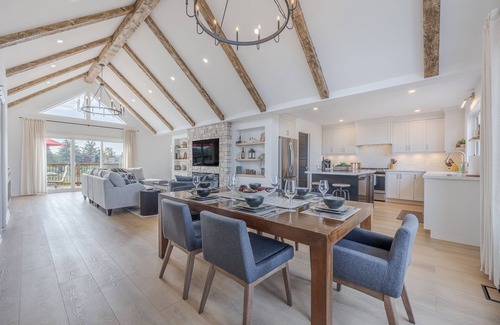 Beamsville Autre | Lakefront Farm House In Niagara | Hot Tub | Sauna | Fire Pit | Patio