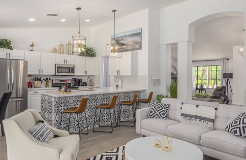 Ocotillo Maison | LAKEFRONT!FREE HEATED POOL,SPA. BOAT, KAYAK. EV charger. Ocotillo Chandler.