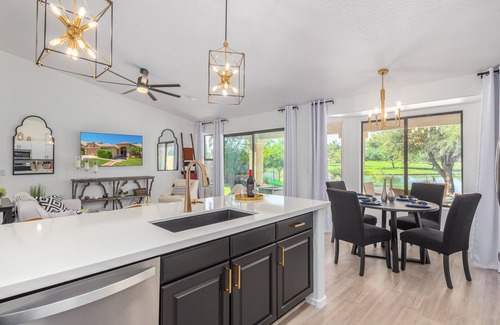 Ocotillo Maison | LAKEFRONT!FREE HEATED POOL,SPA. BOAT, KAYAK. EV charger. Ocotillo Chandler.