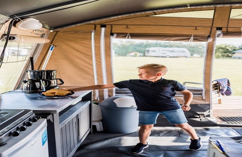 Herpelmont Maison | Belle tente lodge dans un camping au bord d'un lac