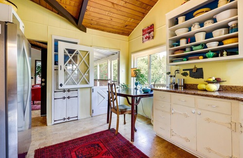 Glen Ellen Cabine | Lakefront Glen Ellen Cabin w/ Views Near Wineries!