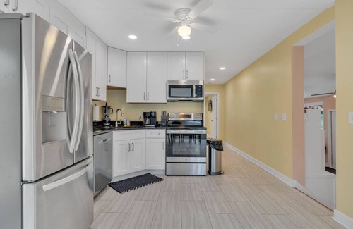 Lebanon Maison | Lakefront, Heated Pool, Sauna, Sleeps 8!