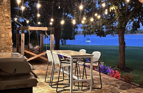 Little Elm Maison | Lakefront hideaway minutes from Dallas!